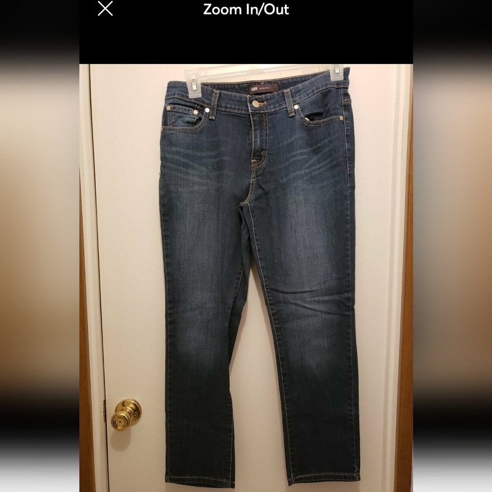 Classic Blue Straight Leg Jeans with Comfortable Fit